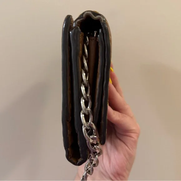 *Beautiful* Fendi - Selleria Peekaboo Long Wallet - Picture 4 of 13